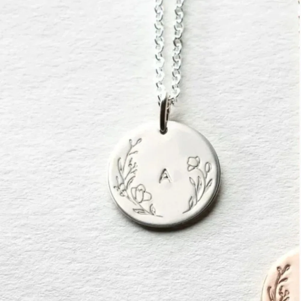 Floral Letter O Initial Dainty Silver/Gold Disc Botanical Customized Necklace - Picture 2 of 16